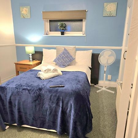 Gillings Villa -Perfect For Long & Short Stays ジリンガム エクステリア 写真